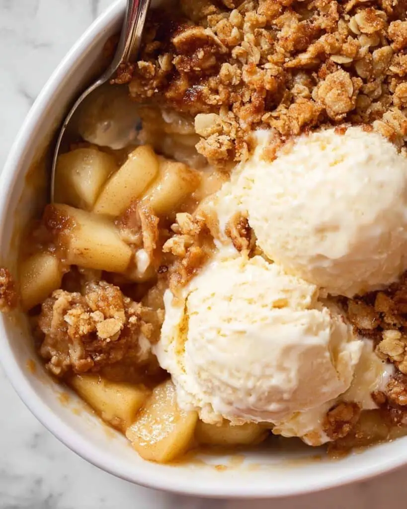 Classic Apple Crumble with Cinnamon and Oats Recipe